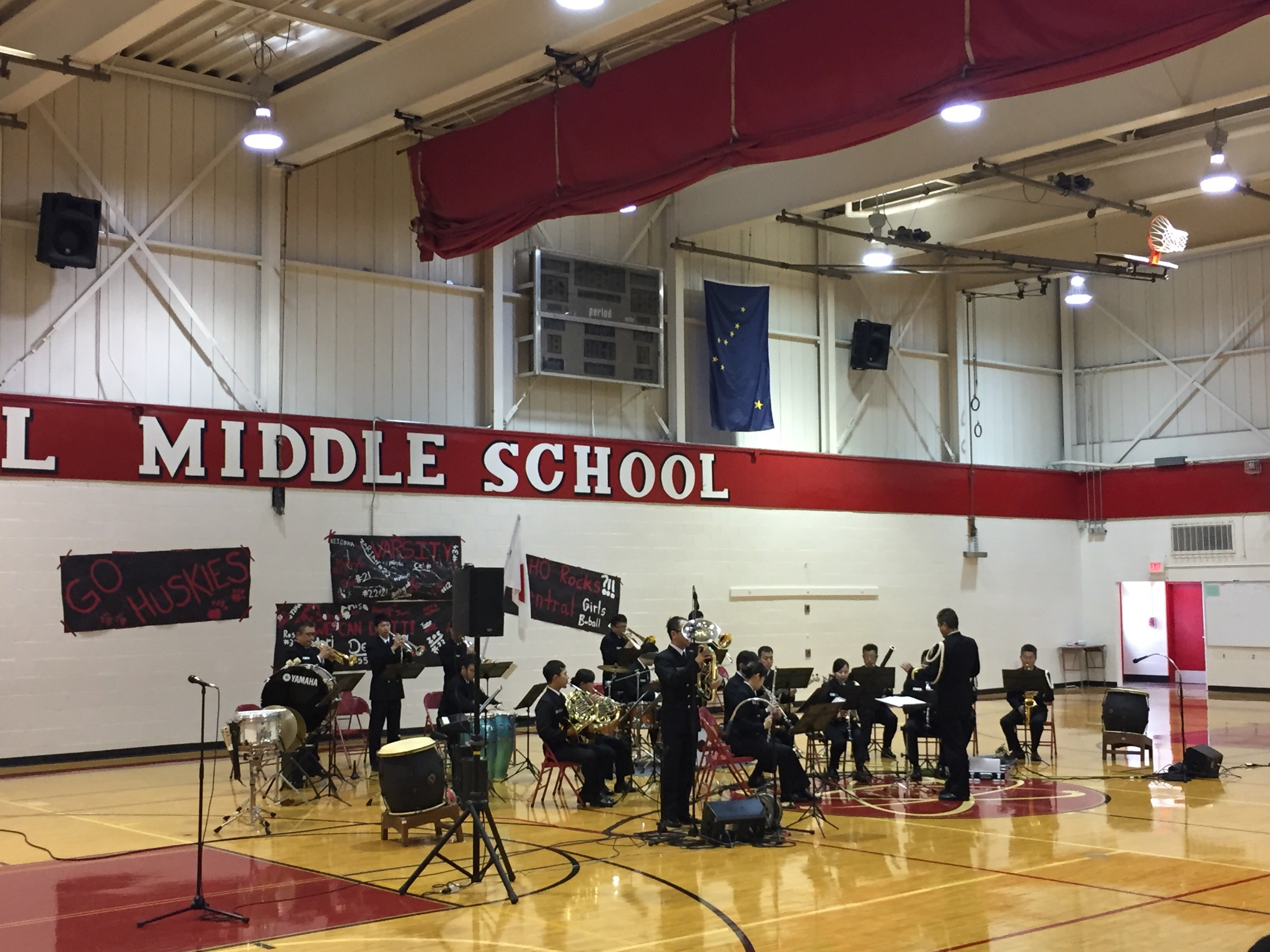 セントラル中学校での日本音楽演奏会