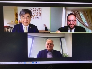 Online exchange of views